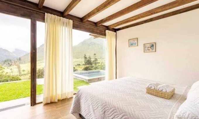 San Antonio de Pichincha Cabin | Fengari Camp Casa Ubicada en el Cráter del Volcán Pululahua