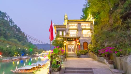 Fenghuang House | Fenghuang Tujia Ethnic Minority River View Hotel
