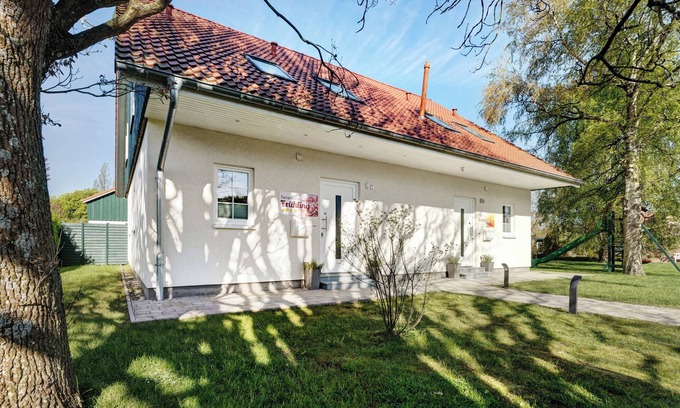 Stakendorf Apartment | Feriendoppelhaus Frühling