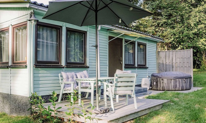 Luetow House | Ferienhäuser Insel Usedom - Waldhaus 3 - Waldgrundstück Direkt am Achterwasser!