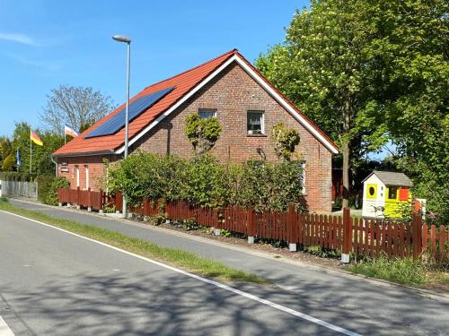 Bunde House | Ferienhaus am Bunderhammrich 25184
