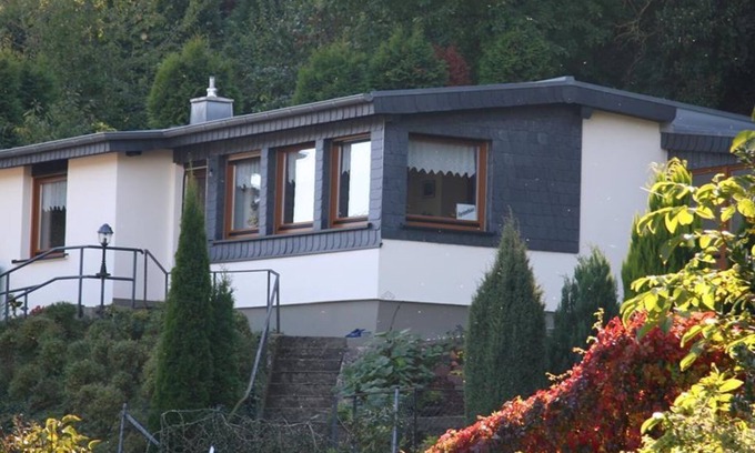 Bad Muenstereifel Apartment | Ferienhaus Burgblick - 4-bed vacation home, shower/WC, 2 bedrooms