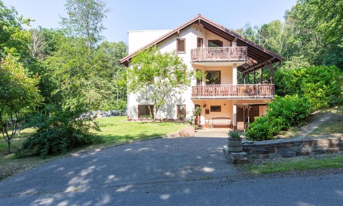 Neuenahr House | Ferienhaus Mausberg