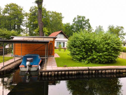 Rahnsdorf House | Ferienhaus direkt an der Spree mit Whirlpool und Sauna