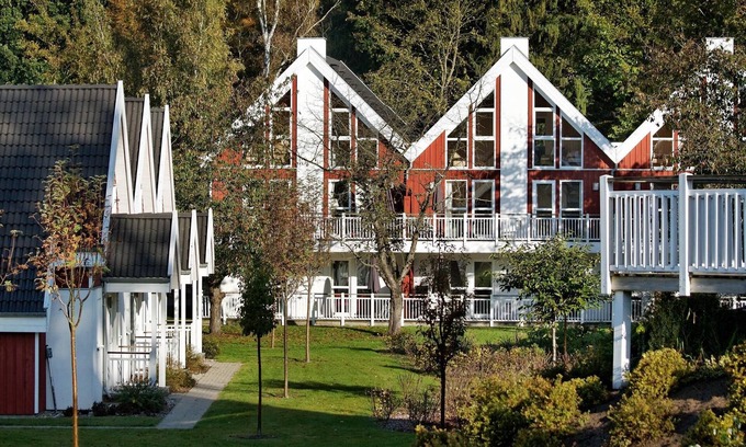 Bad Saarow House | Ferienhaus „Fünen XXL“ 218m² für 12+2 Pers. im Schlosspark Bad Saarow, Sauna, Whirlpool und Kamin