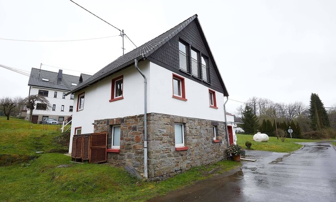 Schladern House | Ferienhaus für 6 Gäste mit 110m² in Windeck