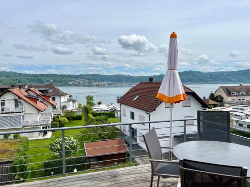 Bodman-Ludwigshafen Apartment | Ferienresidenz Seegarten - mit privatem Seezugang und hauseigenem Schwimmbad
