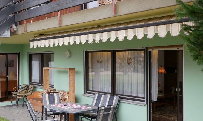 Oflingen Apartment | Ferienwohnung 1, 100qm, Pergola, behindertengerecht, 2 Schlafzimmer, max. 6 Personen