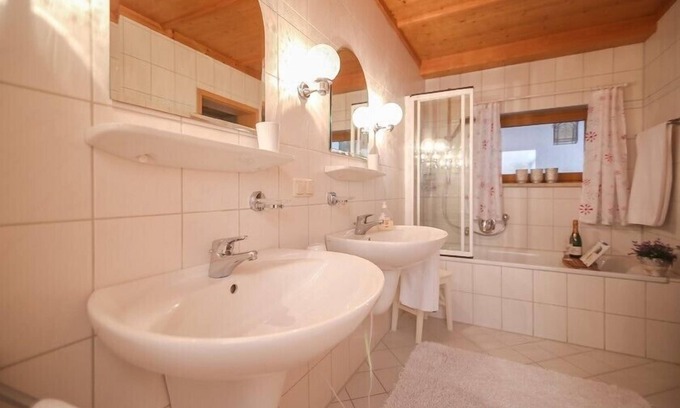 Samerberg Apartment | Ferienwohnung 1, 90 qm, Eigener Eingang, mit Terasse, 4 Sterne