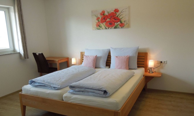 Bad Waldsee Apartment | Ferienwohnung 2, 60qm, 1 Schlafzimmer für 2 Personen barrierefrei