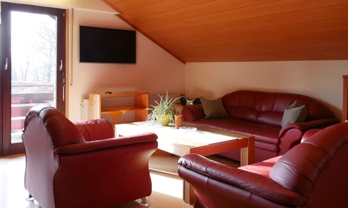 Oflingen Apartment | Ferienwohnung 2, 80qm, Pergola, 2 Schlafzimmer, max. 6 Personen