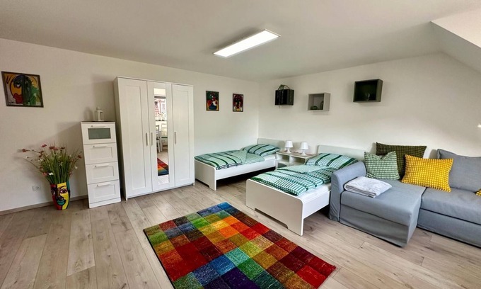 Bad Konigshofen Apartment | Ferienwohnung 2 mit Zwei Einzelbetten und Schlafcouch