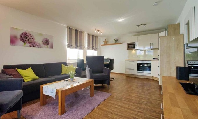 Duhnen Apartment | Ferienwohnung-308-Hohe-Lith-Duhnen-mit-eigenem-Strandkorb-am-Strand