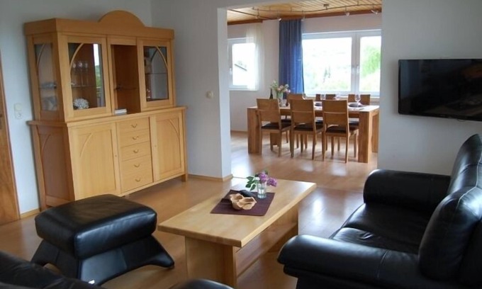 Wilhelmsdorf Apartment | Ferienwohnung 85qm, 2 Schlafzimer, max. 4 Personen