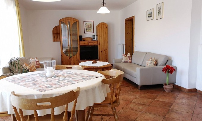Werbach Apartment | Ferienwohnung 90 qm mit Platz für bis zu fünf Personen, mit Bootsanlegeplatz.