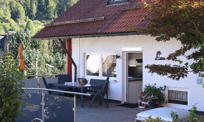 Calmbach Apartment | Ferienwohnung Am Eiberg