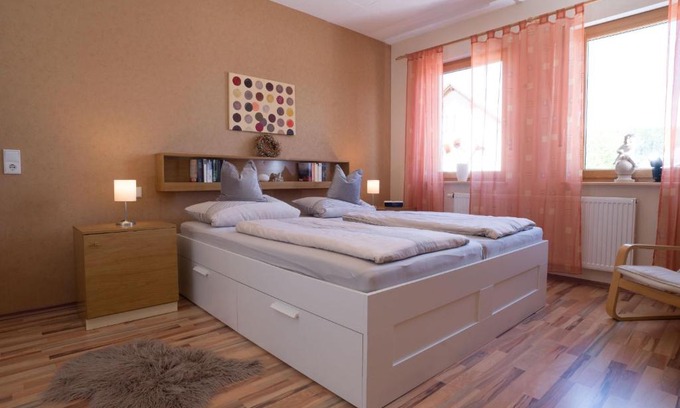 Losheim am See Apartment | Ferienwohnung Am Gässchen