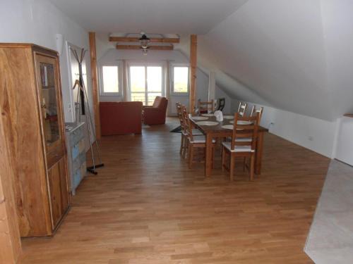 Jois Apartment | Ferienwohnung am Kirchberg