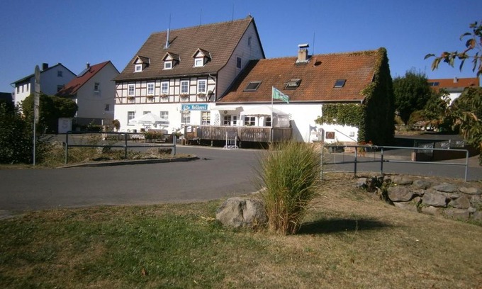 Neuental Apartment | Ferienwohnung An der Schlier