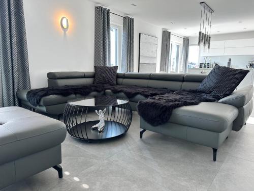Langweid Apartment | Ferienwohnung Black White