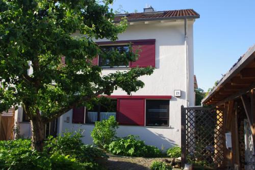 Waggershausen Apartment | Ferienwohnung Bodenseewelle