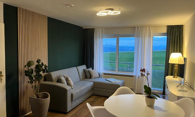 Lindenberg im Allgaeu Apartment | Ferienwohnung Bergblick