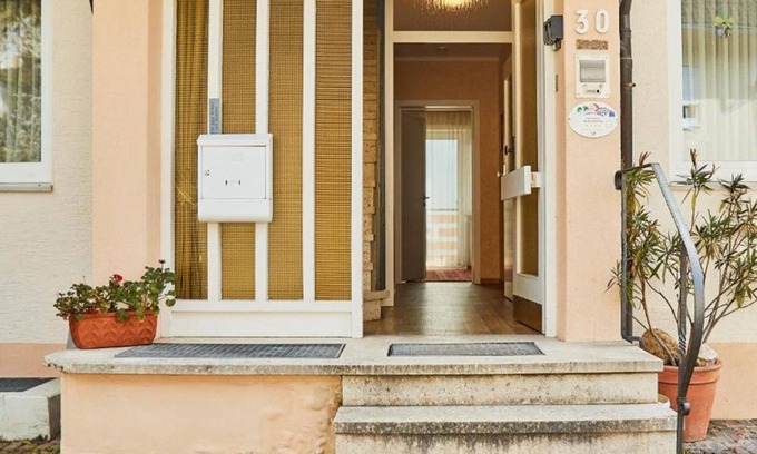 Bernkastel-Kues Apartment | Ferienwohnung EG mit Balkon - Haus Constanze