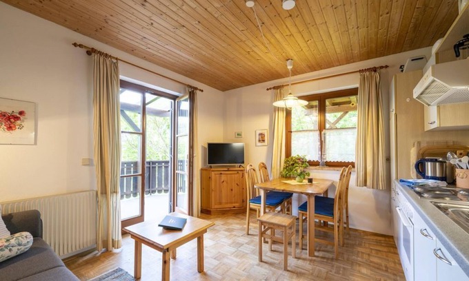 Ferndorf Other | Ferienwohnung für 2-4 Personen mit Großem Balkon - Bartlbauerhof