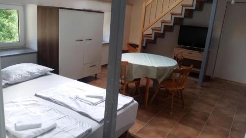 Ajdovscina Apartment | Ferienwohnung Für 4 Personen Ca 60 M Sup2 In Gozd, Krain Innerkrain