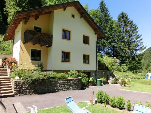 Loich Apartment | Ferienwohnung Felsenblick In Loich