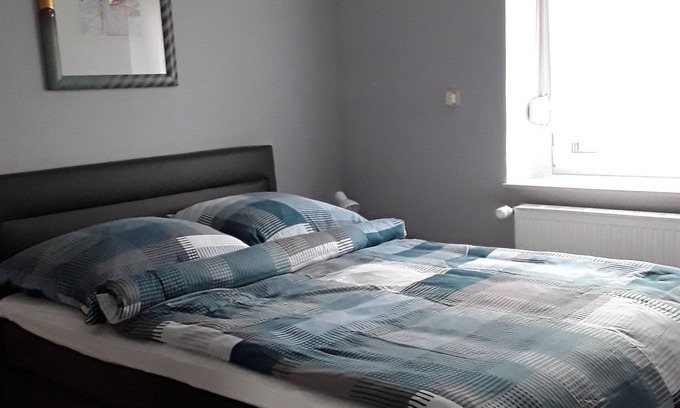 Zerf Apartment | Ferienwohnung Gouverneur - Appartement/fewo, Dusche und Bad, WC, Nichtraucher