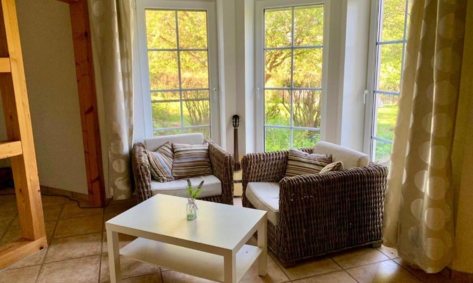 Ewighausen Apartment | Ferienwohnung Haus am See