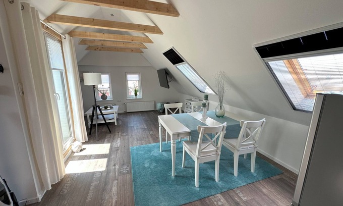 Kreitlapperei Apartment | Ferienwohnung "huus An`t Koornfeld" Dachgeschoss mit Loggia