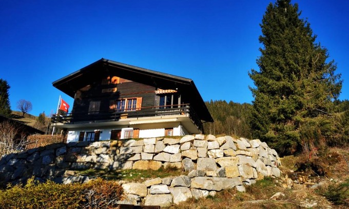 Plaffeien Apartment | Ferienwohnung im Chalet am Bach
