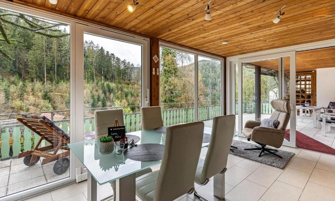 Hornberg Apartment | Ferienwohnung im Grünen
