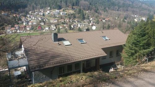 Bad Wildbad Apartment | Ferienwohnung in ruhiger Waldrandlage