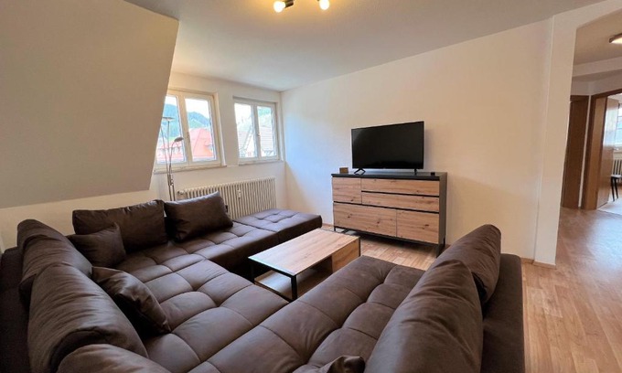 Schenkenzell Apartment | Ferienwohnung Kinzigblick - Balkon - Für Kinder - mit Bettwäsche & Handtücher