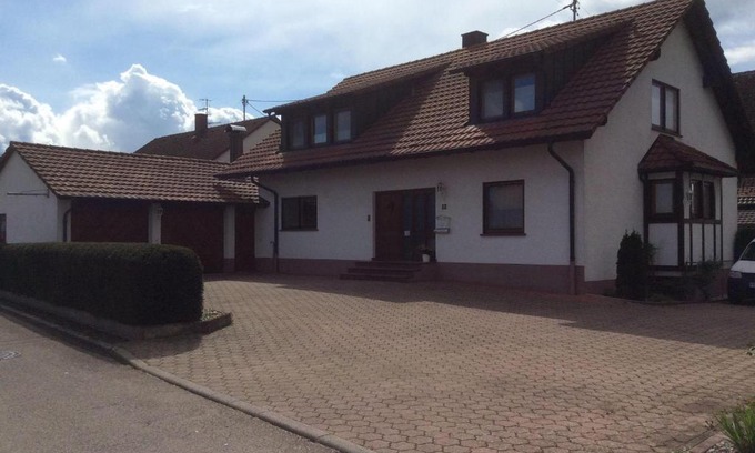 Grißheim Apartment | Ferienwohnung-Loesch