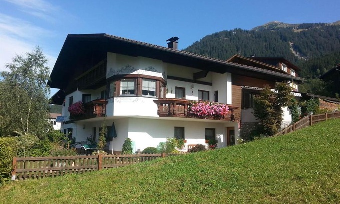 Sankt Gallenkirch Apartment | Ferienwohnung Lisi