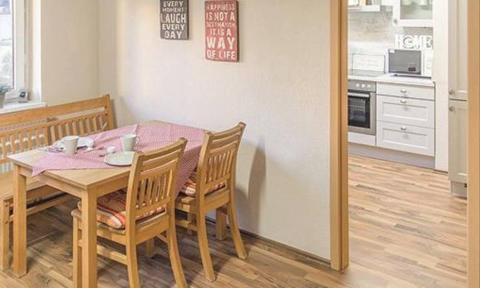 Hillesheim Apartment | Ferienwohnung Mira - 2-Bed Apartment Shower/WC, balcony