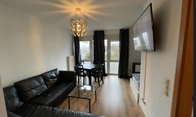 Burbach Apartment | Ferienwohnung mit 2 Zimmer, Küche, Bad, in Saarbrücken