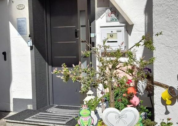 Sonnenbuehl Apartment | Ferienwohnung mit kleinem Garten