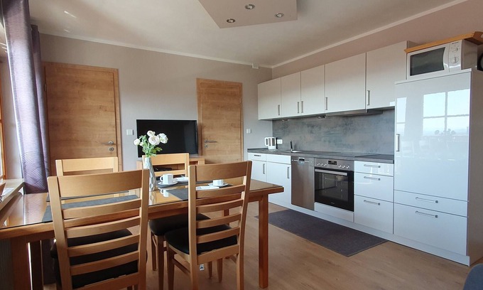 Haundorf Apartment | Ferienwohnung mit tollem Seeblick und Liegewiese