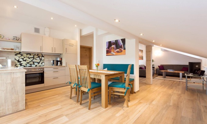 Uebersee Apartment | Ferienwohnung Nummer 2 im Zweiten Stock
