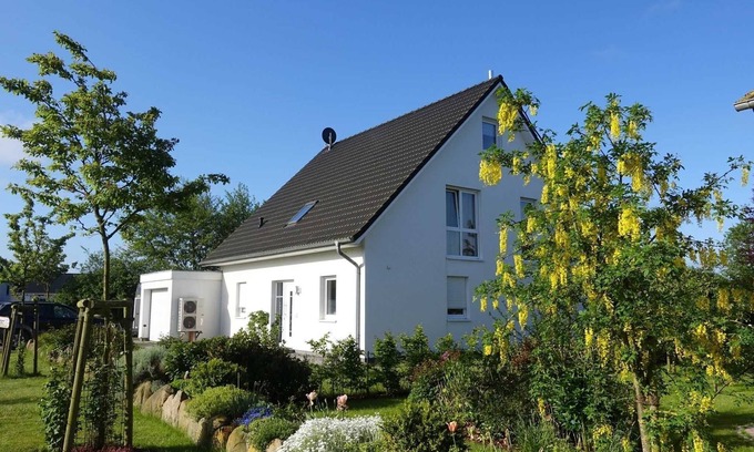 Hasselberg Apartment | Ferienwohnung Regenbogenhaus - Ferienwohnung Regenbogenhaus: Special Rate May and June!