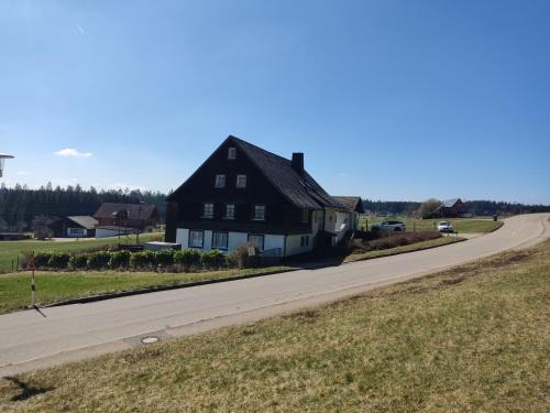 Eisenbach Apartment | Ferienwohnung Rehblick Oberbränd
