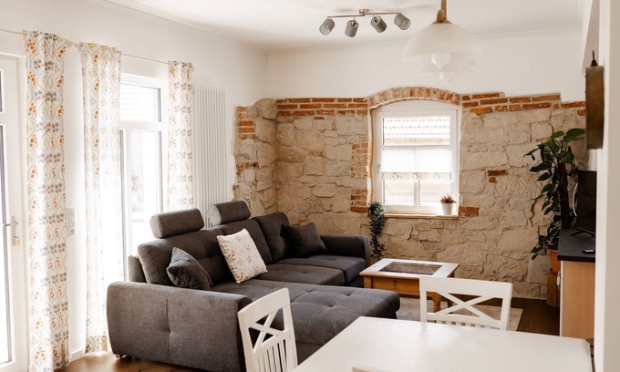 Oberaurach Apartment | Ferienwohnung Sandsteinblick mit 1 Schlafzimmer