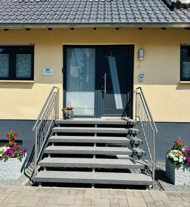Osburg Apartment | Ferienwohnung Sternfeld