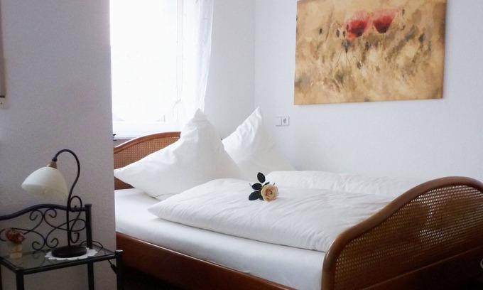 Kondringen Apartment | Ferienwohnung Vogelnest, 50qm mit Garten, 1 Schlafzimmer für max. 2 Personen