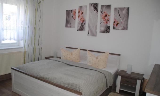 Boehlen Apartment | Ferienwohnung „von Groppau“